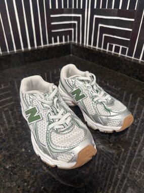 New Balance Silver Sneakers with Green Accents for Kids